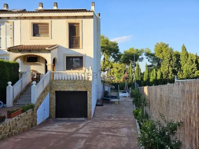 VENTA CHALET ADOSADO EN URBANIZACIÓN SANTA APOLONIA, TORRENT - foto 2