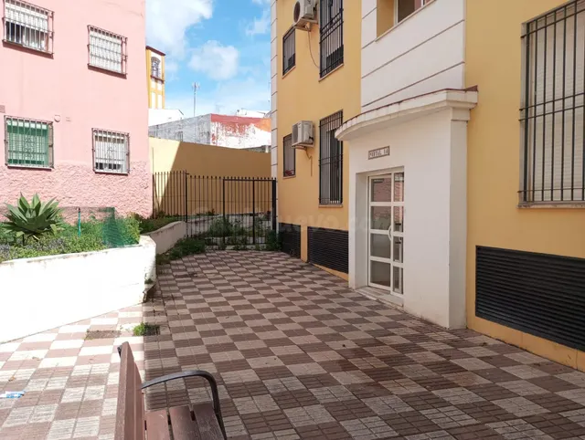 Venta de Piso + Plaza de Garaje en Algeciras, Cádiz. CDR - foto 4
