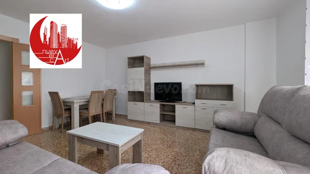 ¡Amplio y luminoso piso en venta de 4 dormitorios,baño y ase - foto 4