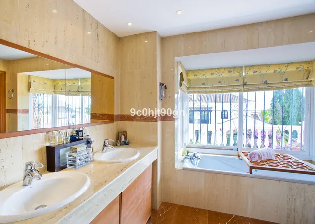 Chalet 6 habitaciones 579m² en venta - Marbella — 18