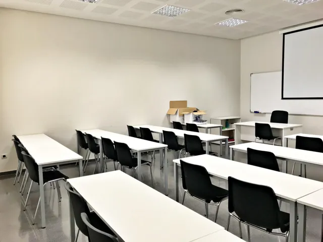 LOCAL CENTRICO PARA NEGOCIO — 8