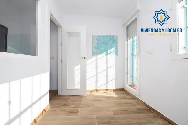 ¡Tu hogar soñado te espera en esta espectacular casa reformada! — 24
