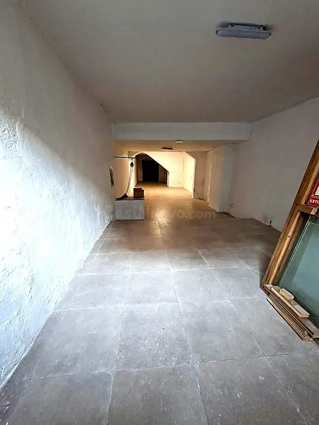 Local comercial en alquiler en ubicación privilegiada junto  - foto 2