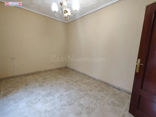 CASA EN ESQUINA ENTRE SANTA MARIA Y AYTO DE 112 METROS DE PA - foto 4