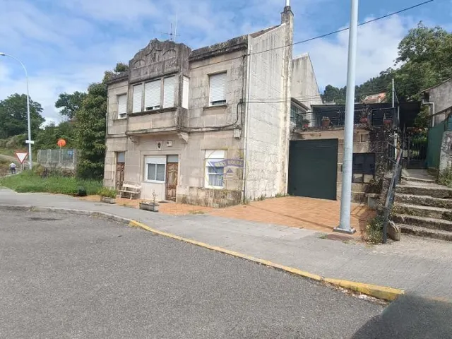 Casa con amplias vistas a la ría de Vigo ubicado en la zona alta de Teis — 33