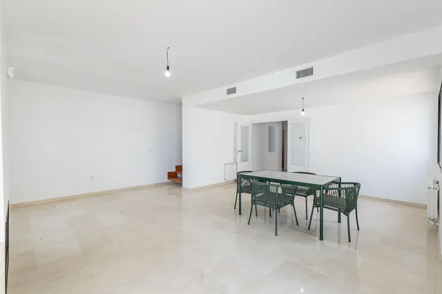 PRECIOSO CHALET EN LOMA VERDE — 10
