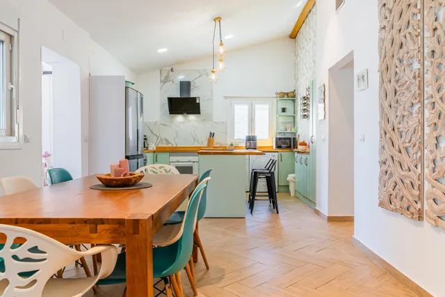 CHALET — 17