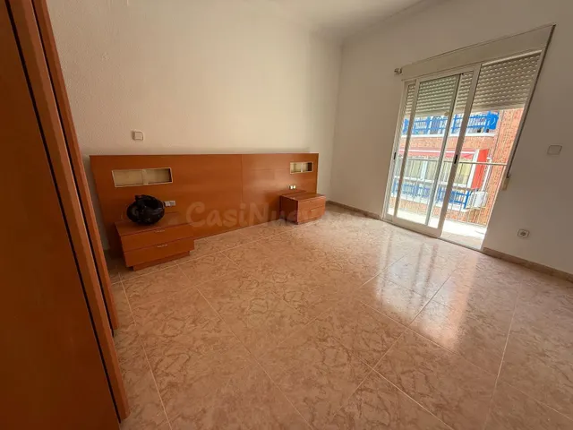 Amplio y Luminoso Piso en Carolinas Bajas, Alicante - foto 4