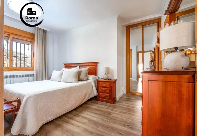CHALET CON PISCINA Y JARDÍN A SOLO 10 MINUTOS DE GRANADA — 42