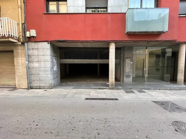 LOCAL COMERCIAL EN VENDA AL CENTRE DE VILANOVA DEL CAMÍ — 3