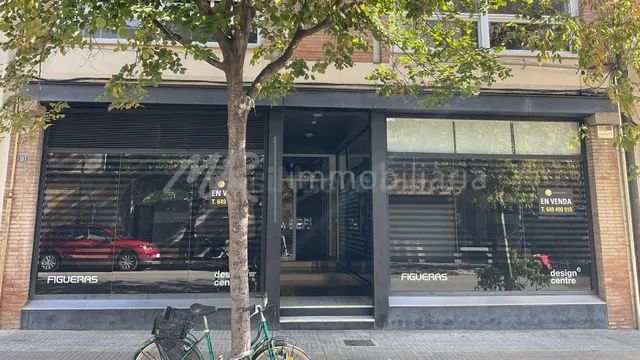¡Espectacular local comercial diafano en el centro de La Gar