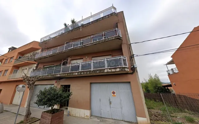 Se vende piso CESIÑN DE REMATE en Calle CaÑ±ada Barcelona 9
