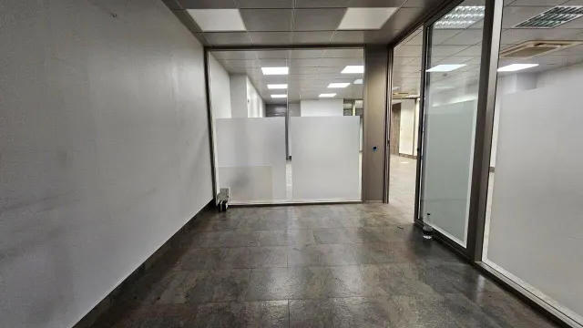 Edifificio neoclasico en el centro de Figueres. — 42