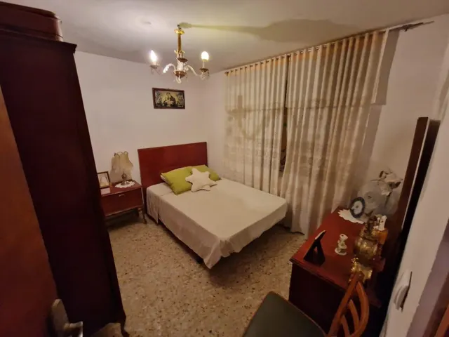 SE VENDE CASA EN VILLACALBIEL, 2 PLANTAS, PATIO 60 M2, CALEFACCIÓN, NECESITA REFORMAS — 14