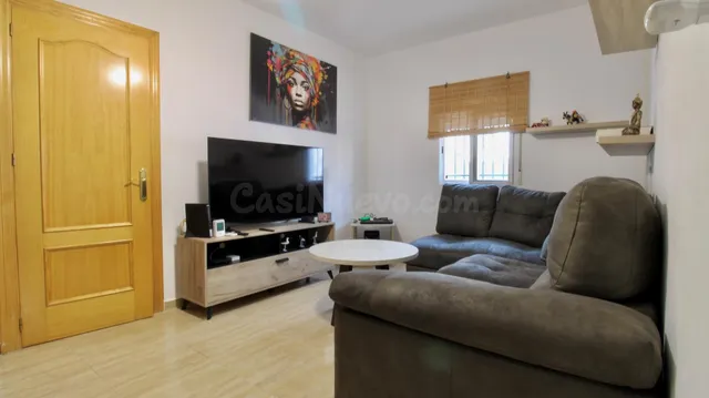 Casa adosada en esquina con garaje y gran terraza-solárium – - foto 3