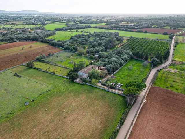 Magnifica finca rústica en la zona de Porreres.
