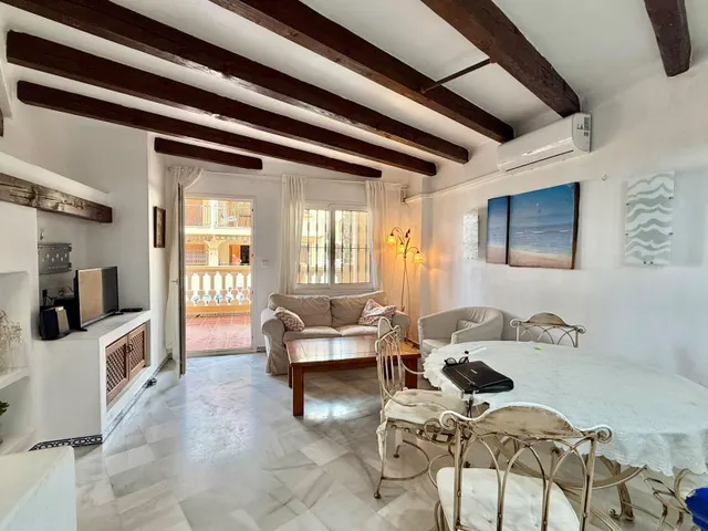 Apartamento con piscina comunitaria, Alicante, Torrevieja. 2 habitaciones, 66 m2, 200 metros del mar — 7