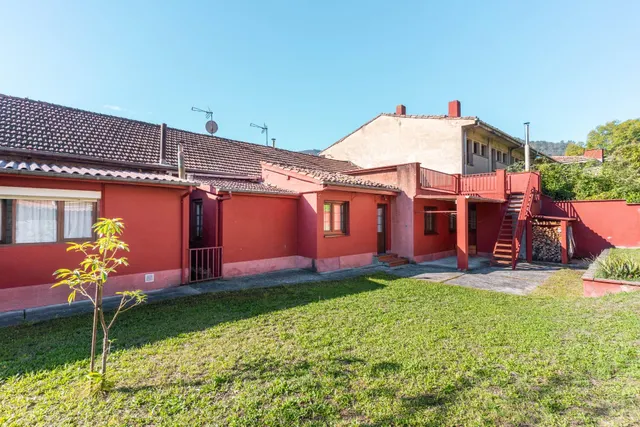 Casas, nave y fincas en venta en Caborana (aller) — 4