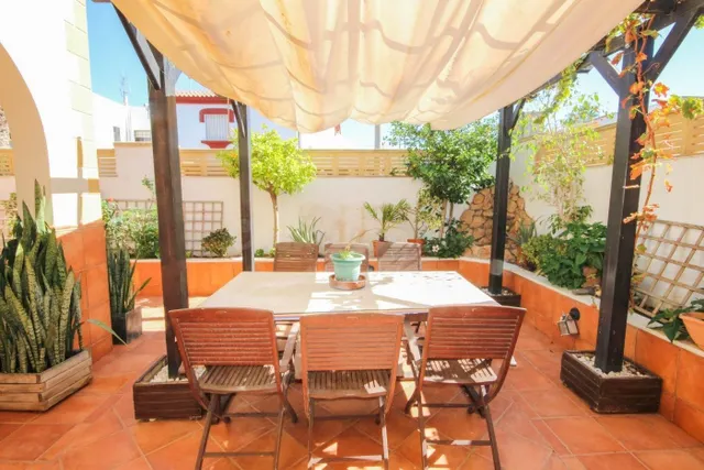 Espectacular Adosado en La Romanilla, Roquetas de Mar por €389,000 — 3