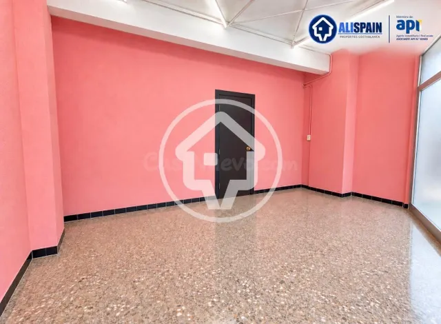 OPORTUNIDAD GRAN LOCAL COMERCIAL JUNTO A PLAZA DE TOROS - foto 4