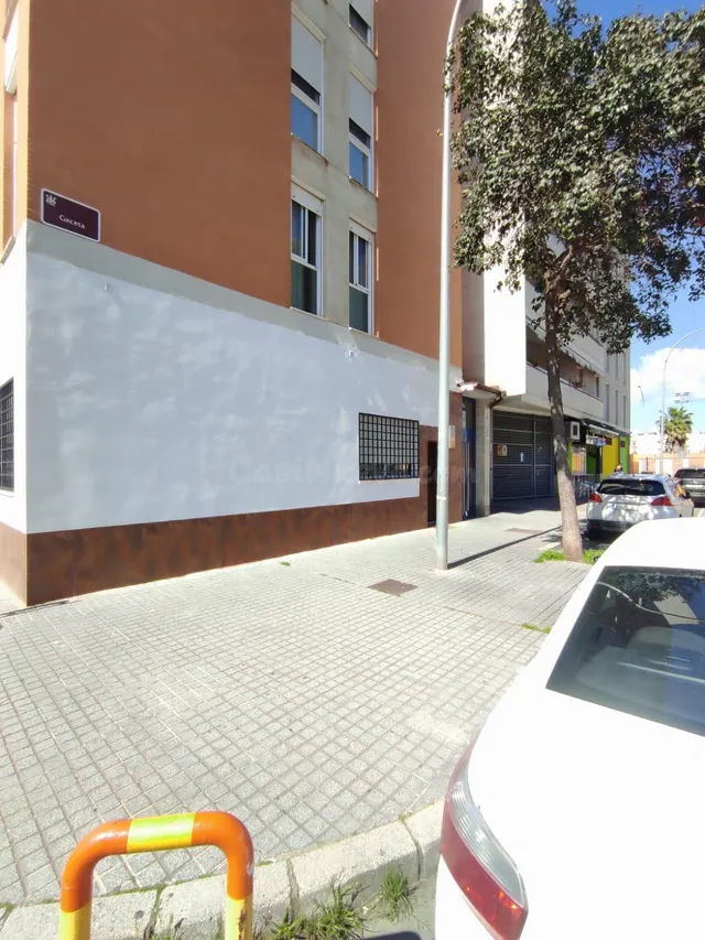 PLAZA DE APARCAMIENTO EN EL ARENAL — 2
