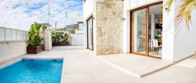Villa de 3 habitaciones con solarium y piscina privada en Ve - foto 2
