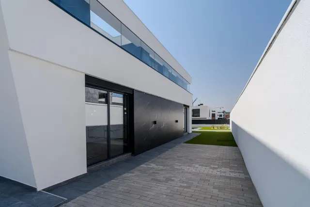 Chalet Pareado de Diseño Vanguardista con Piscina y Máxima Eficiencia Energética en El Bosque — 45