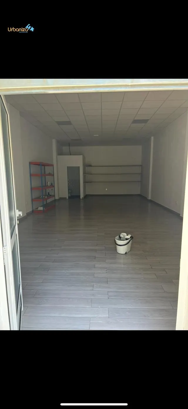 LOCAL TOTALMENTE ACONDICIONADO EN GOLF GUADIANA — 2