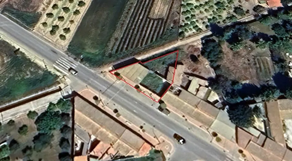 Parcela urbana en la avenida principal de Formentera del Segura
