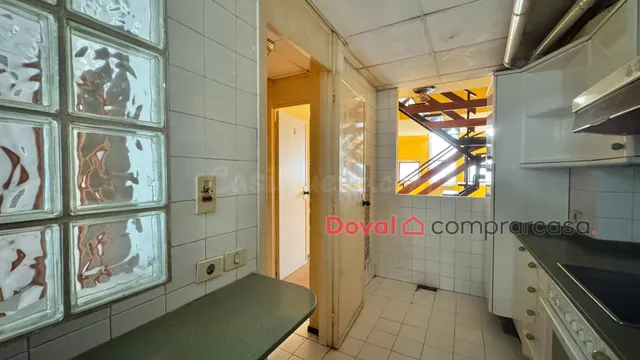 Dúplex de dos habitaciones con garaje y trastero - foto 2