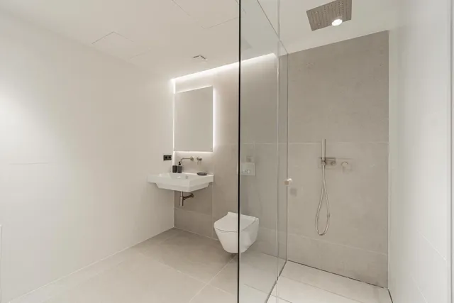 Exclusivo piso con vistas despejadas al Portixol — 24
