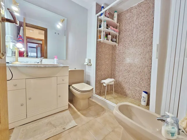 Vive la luz y el espacio en este amplio piso de Garden Playa! — 23