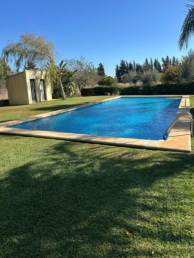 Espectacular Chalet cerca del Colorado con Piscina y Amplios Espacios — 3
