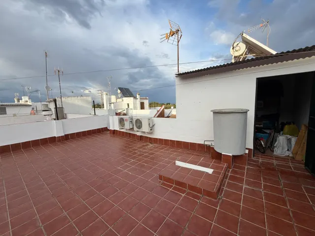Casa en venta en La Puebla del Río – Vivienda en planta baja con patio y azotea. — 19