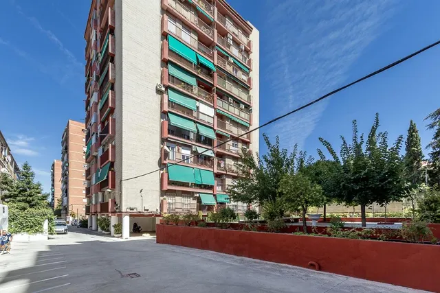 PISO EN CAMINO DE ALFACAR — 32