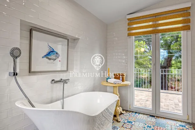 Casa con piscina y jardín en Sant Jordi d'Alfama — 31