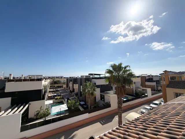 Fantástico bungalow en planta alta con solárium privado en Lomas de Cabo Roig — 18