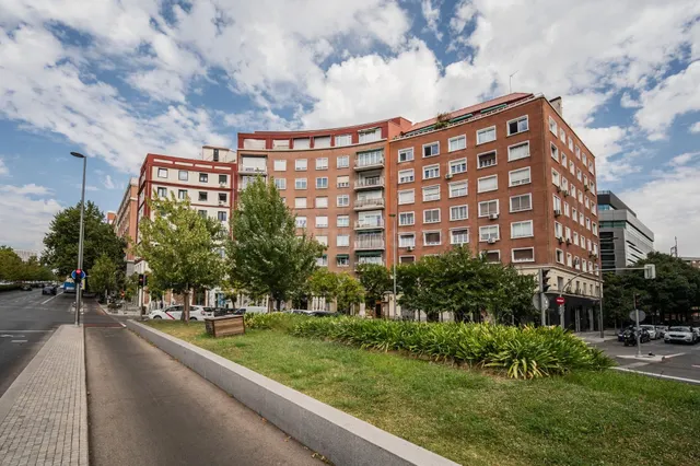 LOCAL EN ALQUILER DE 250 M2 + 25 M2 DE PATIO PRIVATIVO | GLO - foto 4