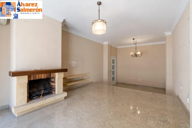 ADOSADA EN URBANIZACIÓN EN HUETOR VEGA — 7