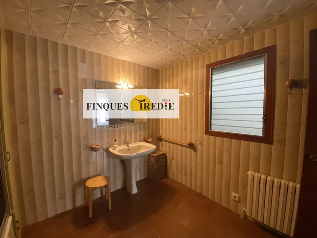 CASA EN ALQUILER CON OPCIÓN A COMPRA EN LALDEA — 12