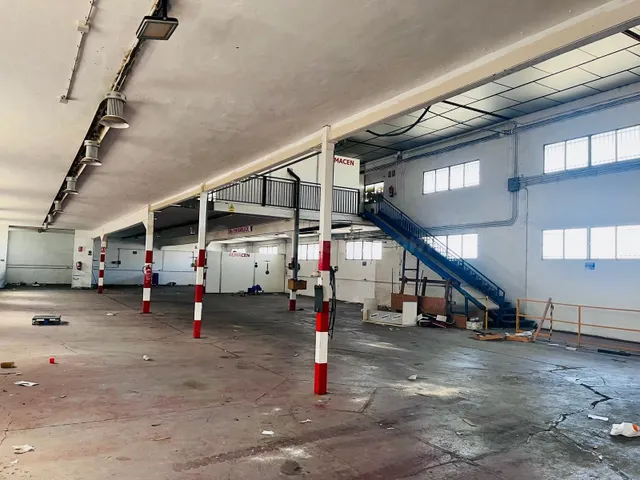 NAVE INDUSTRIAL EN VENTA - foto 2