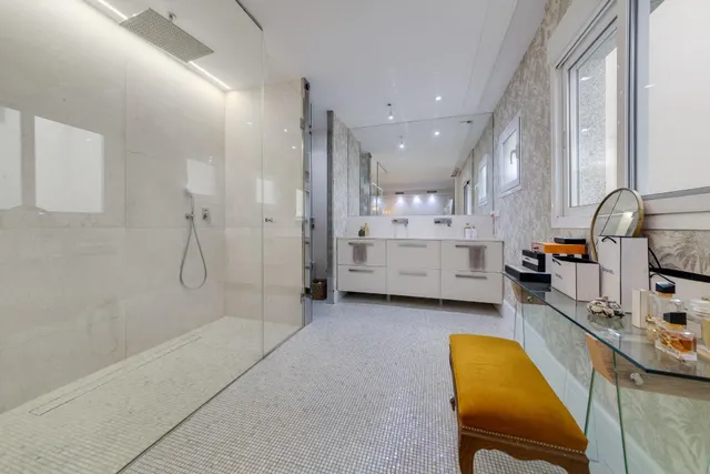 EXCLUSIVA VIVIENDA DE 250M2 EN DOS PLANTAS, CENTRICA Y A 200M DE LA PLAYA DEL CURA — 29