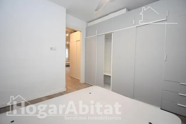 ¡oportunidad! bajo bonito, luminoso y reformado con patio, todo amueblado — 38