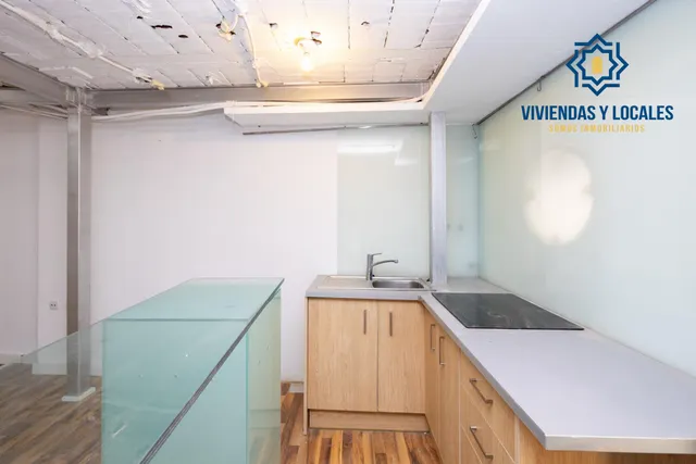 ATENCIÓN INVERSORES. Edificio comercial en pleno centro de Granada, entre Puentezuelas y Alhóndiga — 25