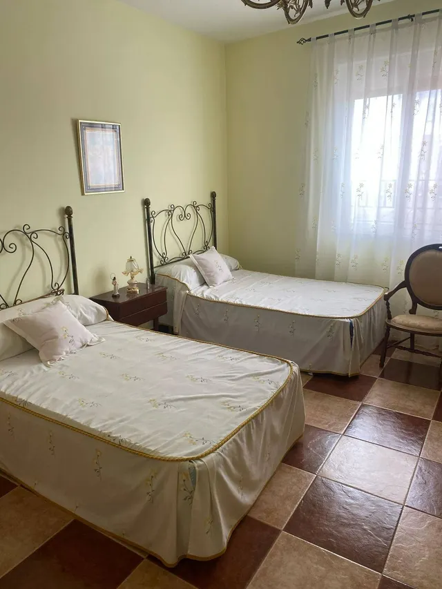 SE VENDE CASA EN LA ZONA DE CALZADA DE CALATRAVA — 33