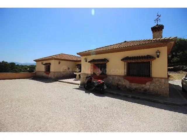 VENTA DE CASA DE CAMPO CERCA DE RONDA - foto 4