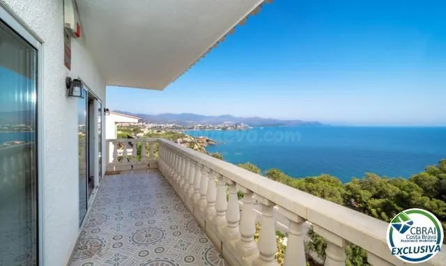 Exclusiva villa con espectaculares vistas panorámicas al mar