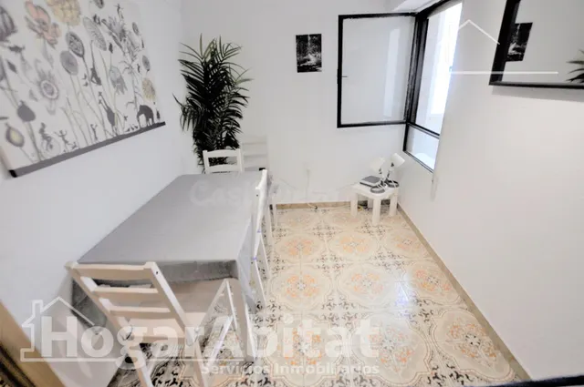 ¡VISTAS DESPEJADAS! AMPLIO Y LUMINOSO CON BALCÓN, TODO AMUEB - foto 3