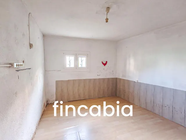 Masía para reformar en Riudarenes: Can Veleta, 623 m2 de parcela y piedra con bóvedas catalanas. — 42
