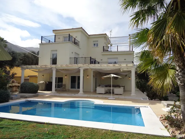 Chalet 4 habitaciones 350m² en venta - Costa del Sol — 44